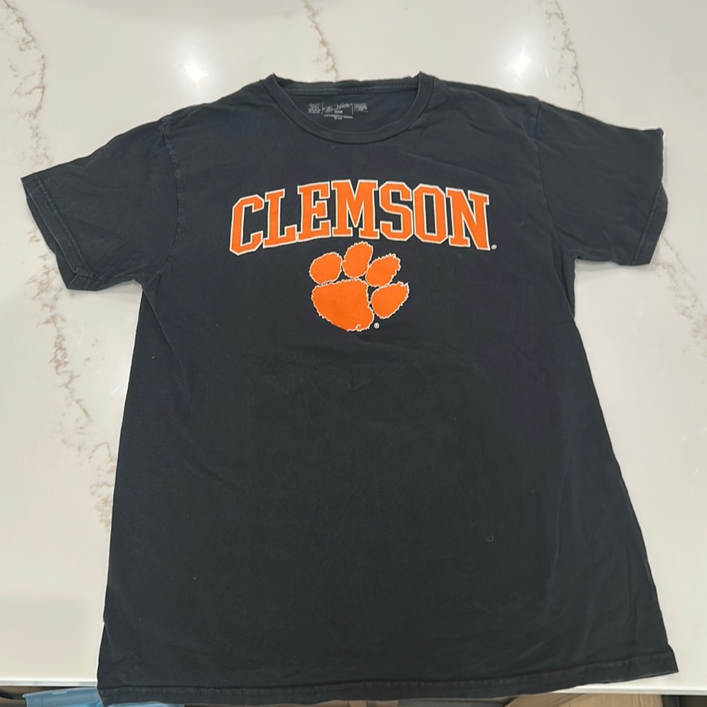 Clemson University t-shirt unisex size m